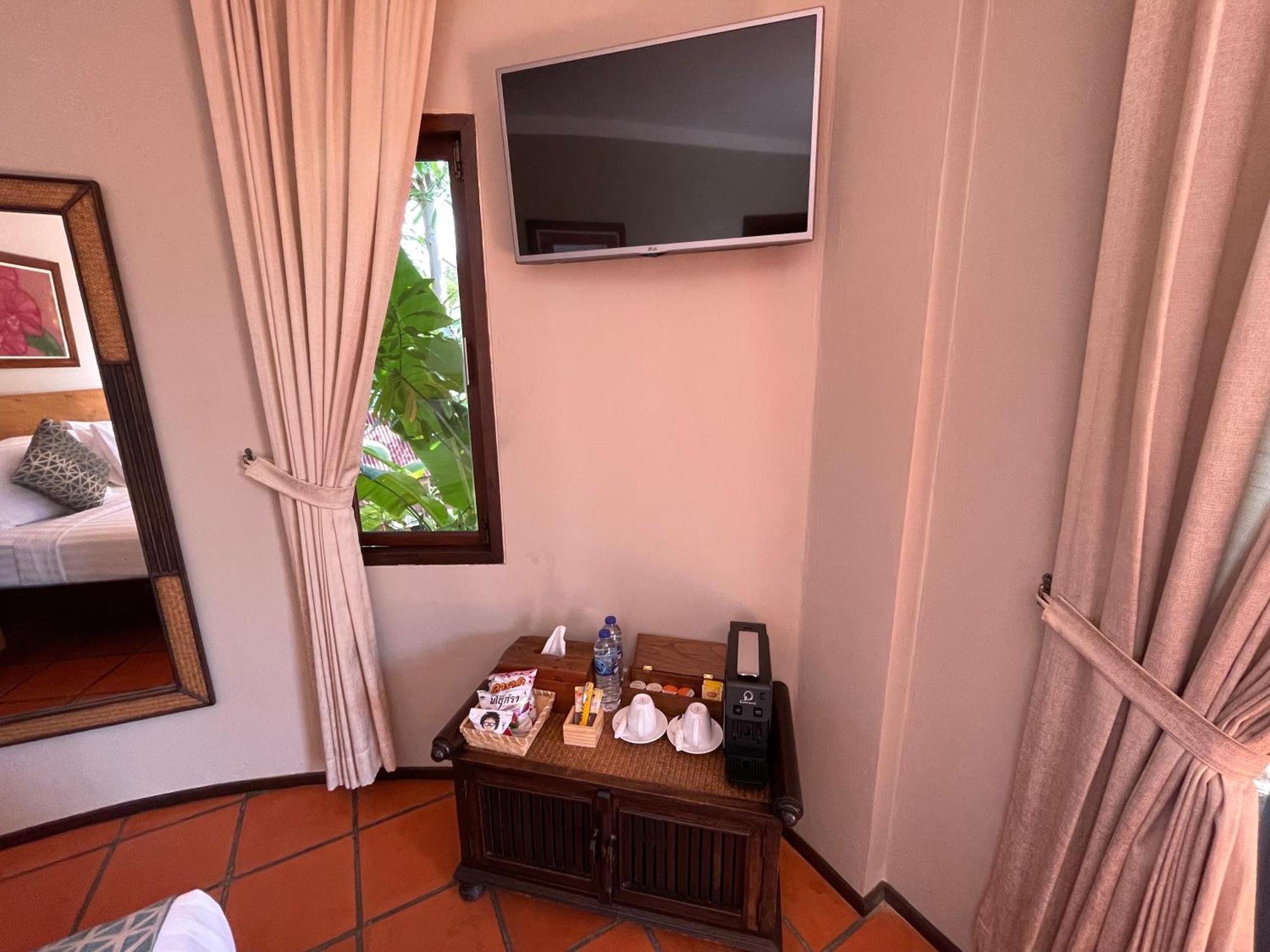 Beyond The Blue Horizon Boutique Bungalows Haad Chao Phao Exterior foto